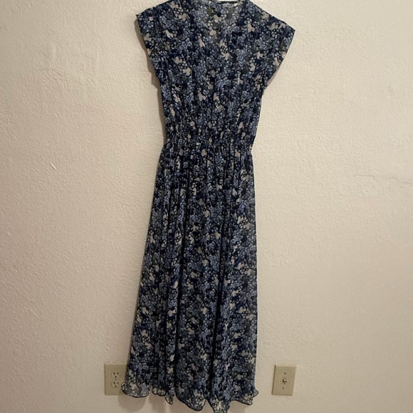 Kate and Lily Blue Floral Smocked Maxi Dress Size 6 Sleeveless Chiffon V-Neck - Picture 10 of 13